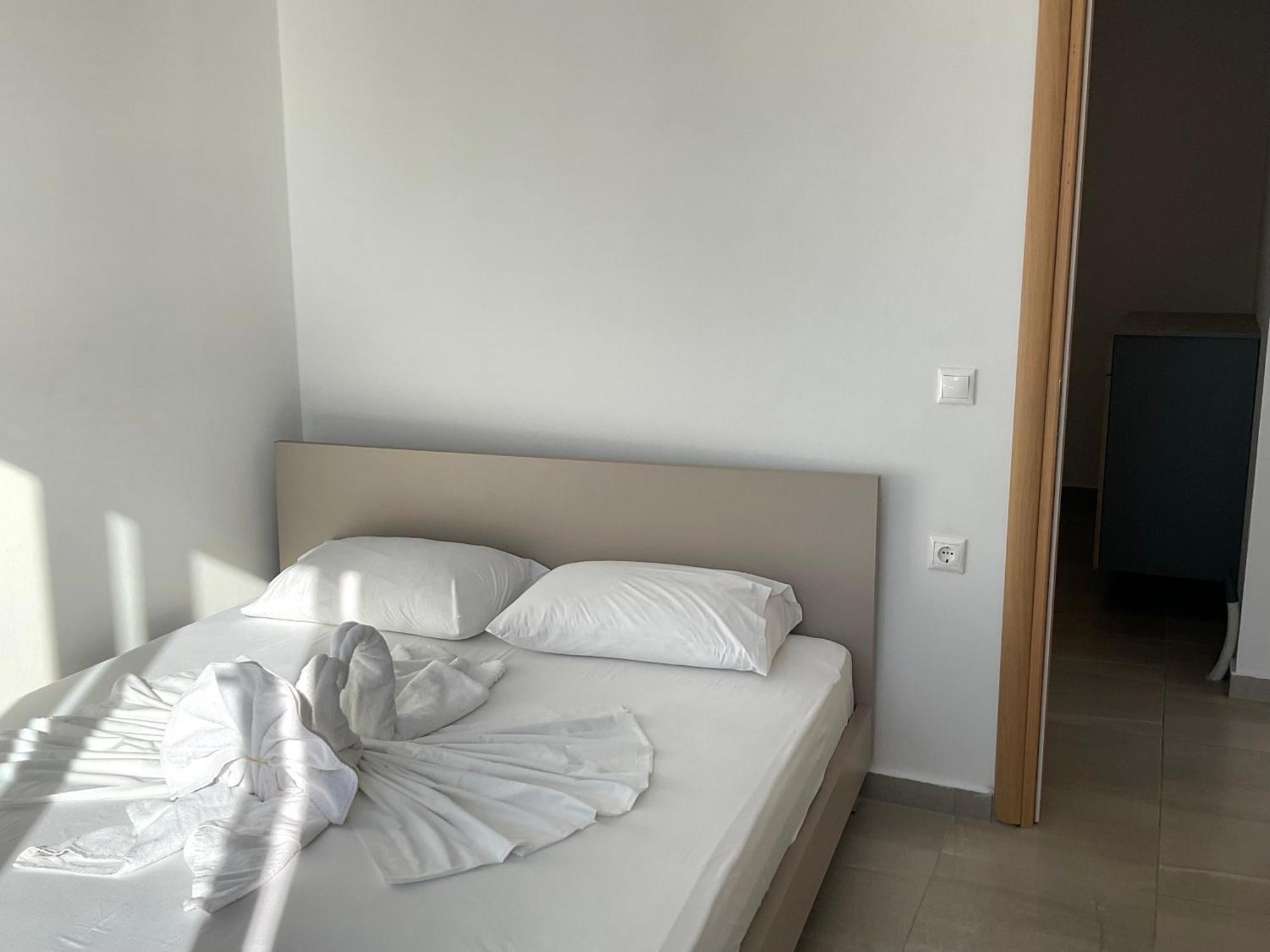 Mojito Beach Apartments With Free Parking Sarandë 외부 사진