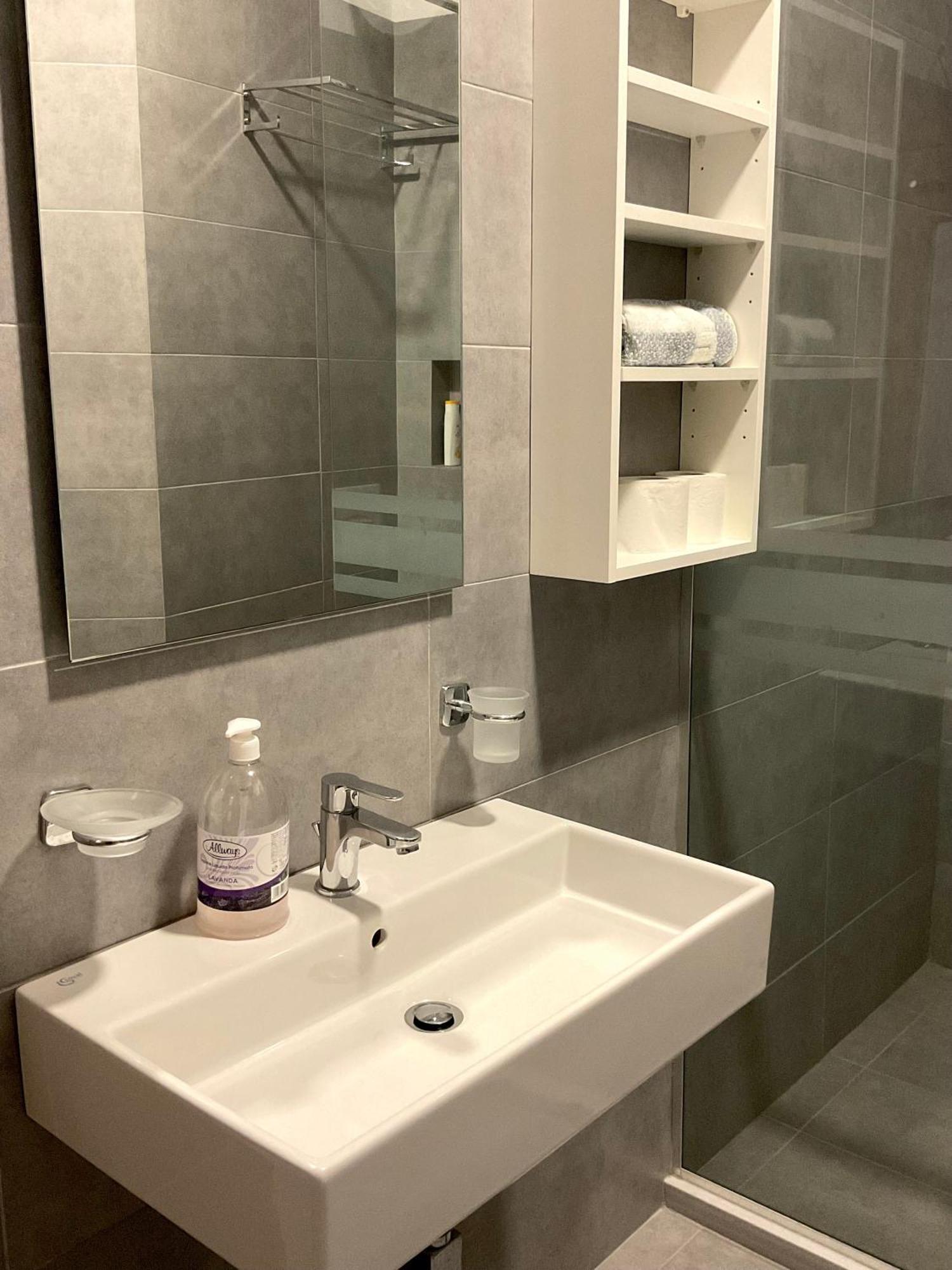 Mojito Beach Apartments With Free Parking Sarandë 객실 사진