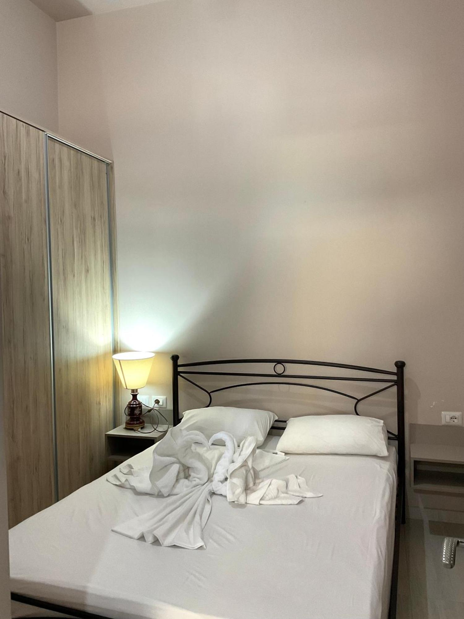 Mojito Beach Apartments With Free Parking Sarandë 객실 사진